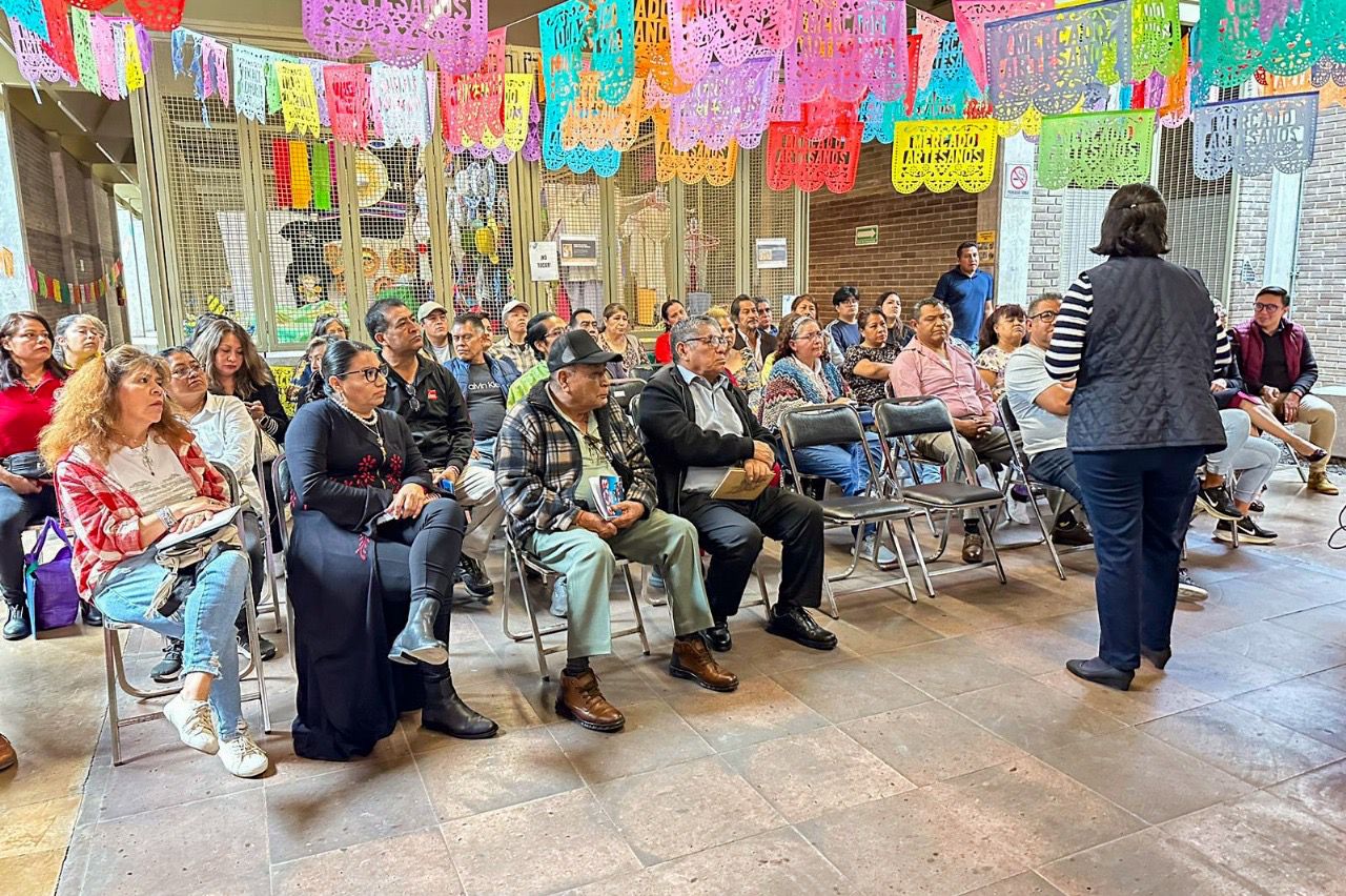 Impulsa el alcalde Alfonso Sánchez García educación financiera para creadores del Mercado de Artesanías